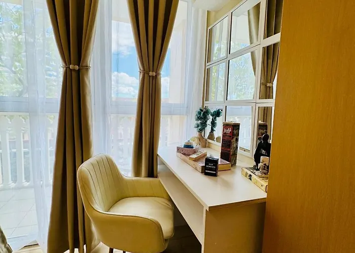 Cozy Near Venice Mall Netflix Wifi Manila